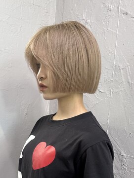 タロ(TALO) 【TALO】ハイトーンベージュ×ミニボブ