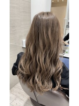 カイノ いずみおおつCITY店(KAINO) ブリーチなしで叶える透明感カラー