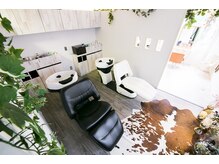 イロドリ ヘアーデザイン(IRODORI hair design)の雰囲気（フルフラットなシャンプー台。肩や腰への負担がありません！！）