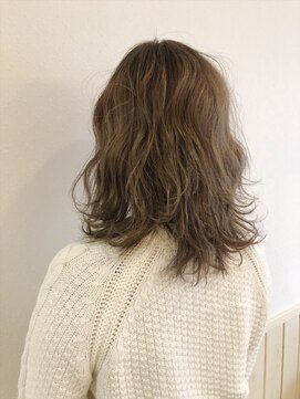 ネオリーブエム(Neolive em;) neolive em フォギーベージュ☆