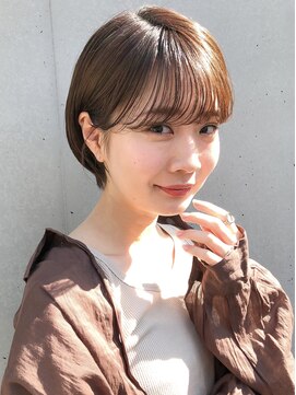 ミィ 表参道(mee.) 【mee.】 オフィスヘアアッシュブラウン毛先パーマ