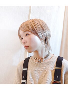 バズ ビー(BUZZ Bee) ハイアッシュ×ウルフ