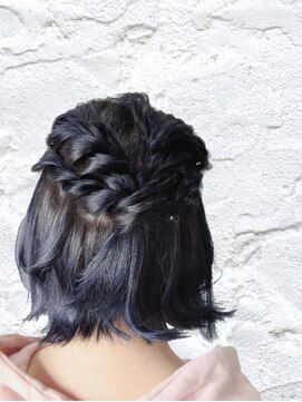 アフレッシュヘアー(afresh hair) 暗くしたいけど黒は嫌な人の為のネイビーカラー