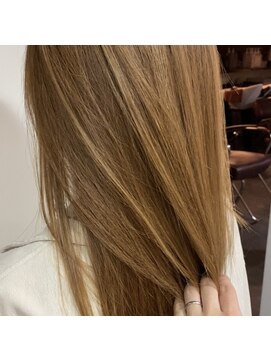 サラジュ 西宮北口店(SARAJU) ■ハイライト/デザインカラー/ハイトーン【妹尾駿】