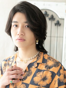 メンズヘア ビーセカンド 草加店(MENS HAIR B-2) Cカールで色気が漂うルーズなかきあげメンズロングウルフB草加