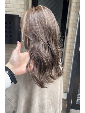 ハグ 横浜(HUG) ミルクティーベージュ＊ホワイトハイライト