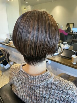 エファッセ 伊奈店(efface) 白髪ぼかしハイライト×ショートボブ×メンズライク×ナチュラル