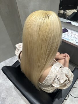 アルーシェ 新宿店(Alushe) ホワイトブロンド