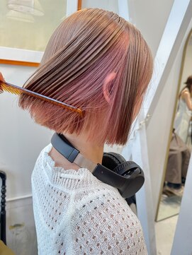 ニモ(NIMO.) ミニボブミルクティーベージュ切りっぱなしボブインナーカラー