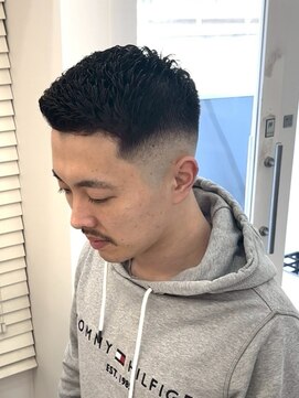 一鳳庵　【イオアン】 刈り上げ　フェードカット バーバースタイル　メンズカット