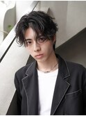 スーツ短髪ツーブロック束感モテる黒髪シークレットパーマ流行