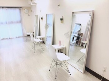 ホワイト(White)の写真/白を基調とした韓国風で上質な空間♪日常を忘れてリラックスできる！あなただけの素敵なスタイルを…。