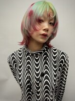 カー(KAH)&nbsp;派手髪　水玉　黄緑　赤　デザインカラー　刈り上げ　レイヤー