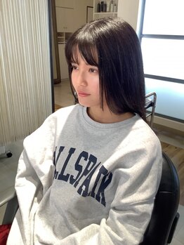森岡美容室の写真/豊富な知識を持つスタッフが最適な商材をセレクト！刺激を最小限に抑えた商材でダメージレスに仕上げます＊
