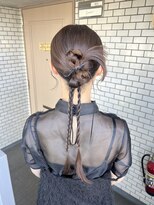 ソノ(sono)&nbsp;カチモリヘア　タイトアレンジ　三つ編み　参列ヘアセット