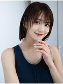 ぱっつん前髪薄めバング鎖骨ミディアムボブ耳かけボブパーマ小顔