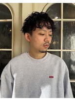 アデ オモテサンドウ(ade omotesando)&nbsp;大人な色気と雰囲気抜群　メンズマッシュパーマ