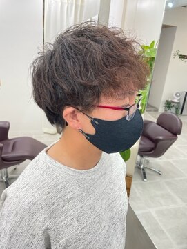 ドミーナドゥ(Domina deux) メンズに話題の波打ちパーマ☆