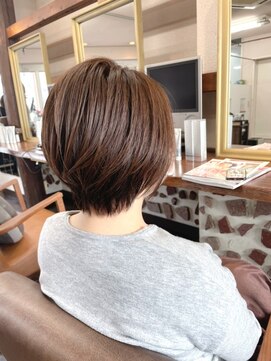 アート(art) くびれボブ