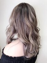 エヌプラス(N+)&nbsp;黒髪グラデヘアーオリーブグレー小顔に見せるヘアココアベージュ
