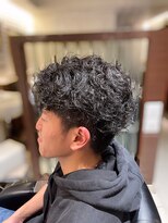 エヌドットバーバー ギンザ(N.BARBER GINZA)&nbsp;ツーブロック刈り上げ／七三分け/スパイラルパーマ【銀座】