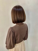 モルニ(MORNI)&nbsp;髪質改善トリートメント_マロンベージュ Aラインボブ かきあげ