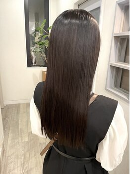 ハナ ビューティーヘアー(hana.)の写真/《女性スタッフが多い&女性の為のトータルビューティーサロン》ダメージレスな縮毛矯正で感動の仕上がりに*