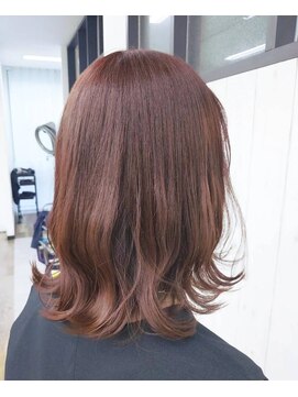 ナンバー ブラオ 名古屋栄(N° blao) ビンクブラウン 外ハネミディアム くびれヘア レイヤーカット