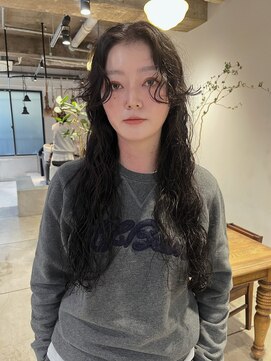 ダンボ(DUMBO) 【kacho】ロング パーマ センターパート