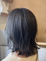 カミビト マヴィー(kamibito mavie)&nbsp;20代30代40代外ハネミディアムゆる巻き