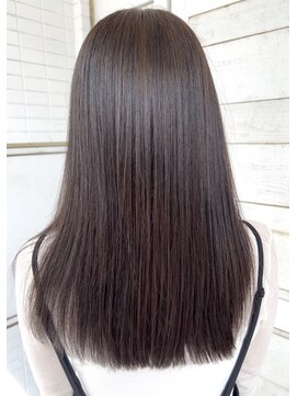 パロ アルト(Palo Alto) さらツヤストレート×オリーブグレージュ