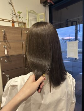 イタクラ 鳥屋野店(ITAKURA) 透明感オリーブカラー
