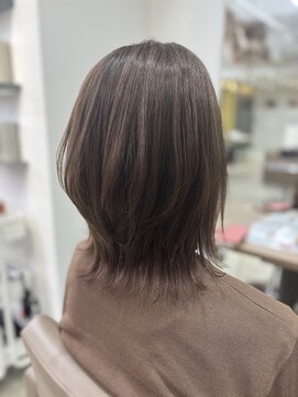 アヴァンス 箕面(AVANCE.) ウルフ×白髪ぼかしカラー