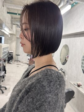 ロエム(Loem) 顎下ボブ暗髪前髪なしうる艶