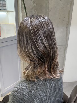 ロエ(loe) コントラストで魅せる地毛ハイライト☆白髪率10%