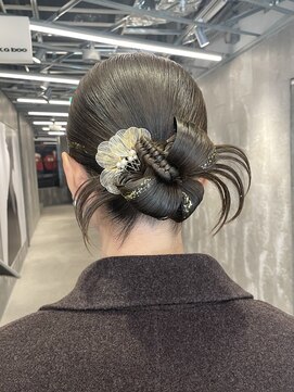 ピークアブー 原宿ハラカド(PEEK-A-BOO) ヘアセット 結婚式ヘア タイトヘア カチモリ お団子 シニヨン