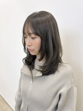 ビーヒアナウ N゜03 金沢駅西店(BE HERE NOW) オリーブベージュ×ミディアムレイヤー