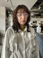 クイン(qin)&nbsp;ミディアム顔周りレイヤーランダムパーマ