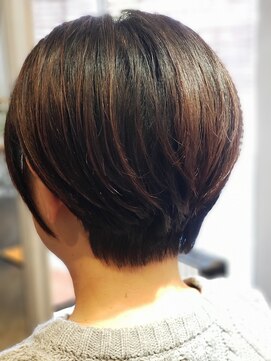 ピリナ(Pilina) 手間いらずのショートボブ