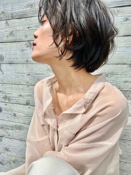 ヘア アンド メイク アートレス(Hair and Make Art less) 丸みショート