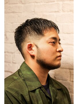 銀座マツナガ 新宿野村ビル店 スキンフェード「おしゃれなもみあげがポイント