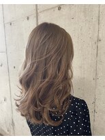 シェノン(Chainon) 大人女子に人気！愛されロングヘア。柔らかなベージュカラー