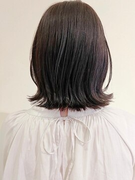 トップヘアー アヴェニュー 刈谷(TOPHAIR Avenue) すっと肌になじむ外ハネボブ/アッシュブラック/ヘルシースタイル