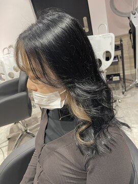 リーオオサカ(Lee Osaka) 【フェイスフレーミング】ベージュ×BLACK/新出奈津樹