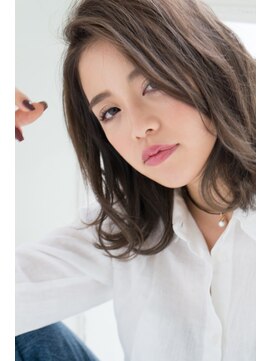 ツインエイト(Twin eight) 大人レイヤーボブ