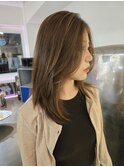 前髪なしミディアムレイヤーカット顔周りレイヤー