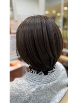 ラディシュ さがみ野(RADISH)&nbsp;前髪なしひし形大人ショートミルクティーベージュワンカール