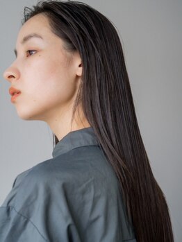リタ(LITA)の写真/【四条烏丸5分】カミカリスマ2023受賞サロン☆艶感と潤いを与え、自信に満ちた理想のうる艶美髪へ。