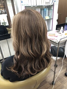 美容室 アンジェ(Ange) オリーブグレージュ☆巻き髪仕上げ