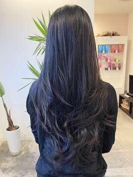 シェリー(Che'ri) レイヤーカット/ロングレイヤー/顔周りレイヤー/和田